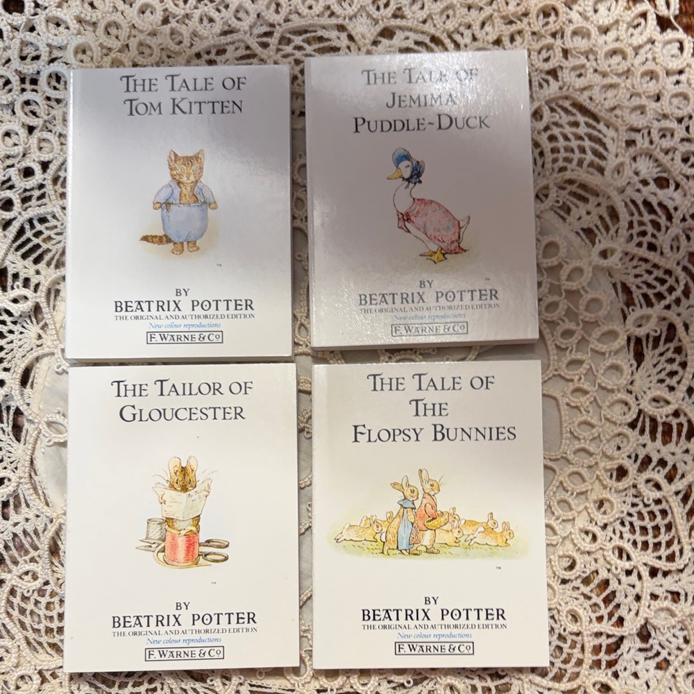 Peter Rabbit Miniature Collection 2 - Picture 2 of 4
